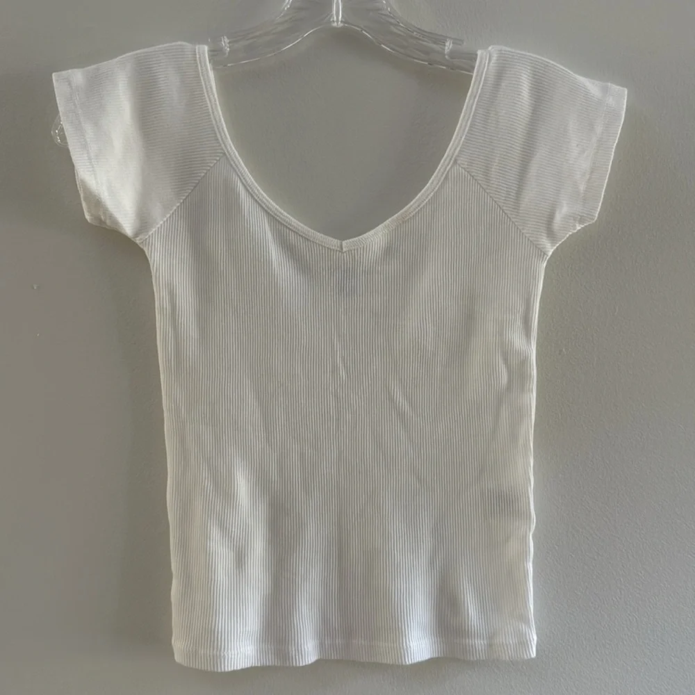 BRANDY MELVILLE 100% Cotton V Neck Short Sleeve Top T-Shirt One Size White - Picture 2 of 5